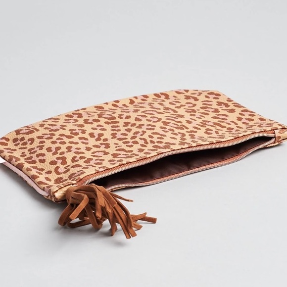 IPSY Leopard Print Cosmetic Clutch Bag - Picture 4 of 10
